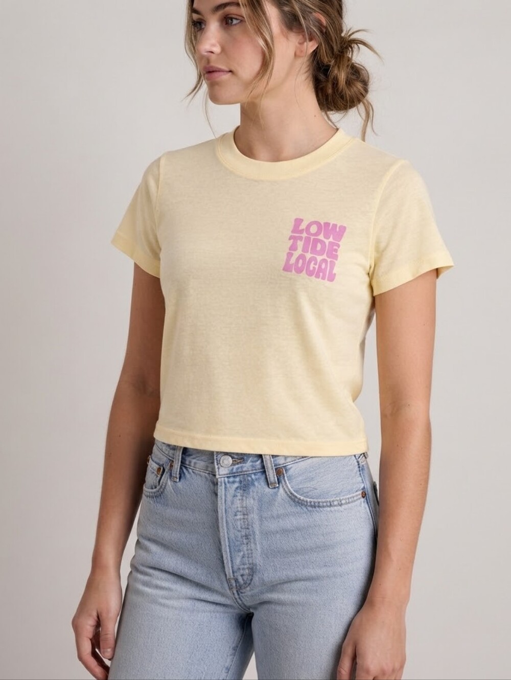 NOTICE The Reckless Low Tide Local Graphic Cropped T-Shirt Yellow Pink – Size Sm